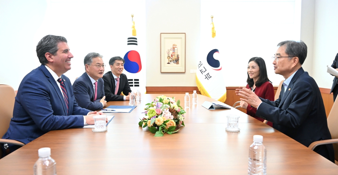 김진아 2차관, 국무부 리가스 관리‧자원 담당 부장관 면담